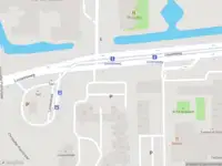 Ambulance met grote spoed naar de Louwesweg in Amsterdam