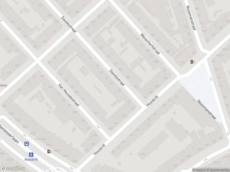 Ambulance met grote spoed naar de Davidsstraat in Rotterdam