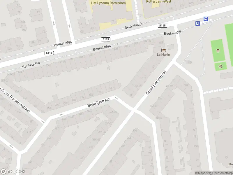 Ambulance met gepaste spoed naar de Beatrijsstraat in Rotterdam