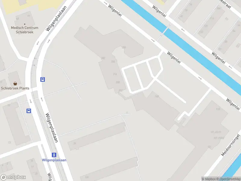 Ambulance met grote spoed naar de Wilgenlei in Rotterdam