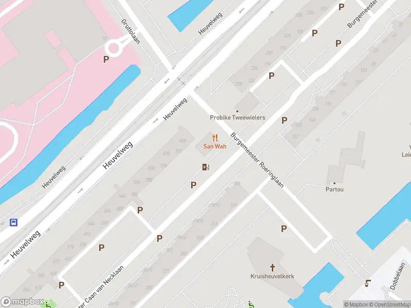 Traumahelikopter met grote spoed naar de Burgemeester Caan van Necklaan in Leidschendam