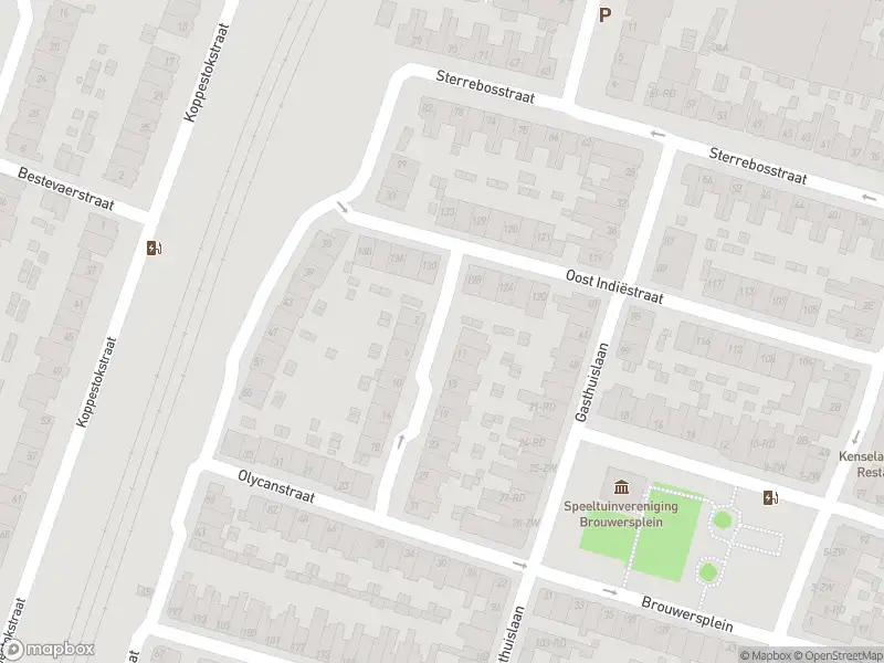 Ambulance met grote spoed naar de Van Loostraat in Haarlem