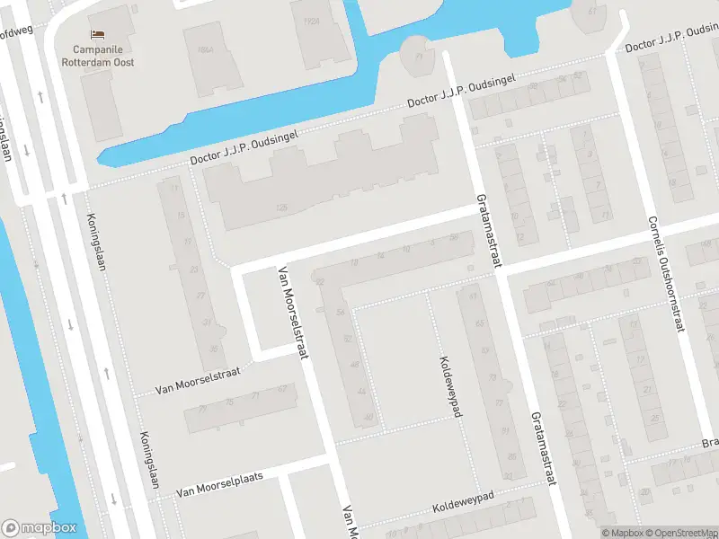 Ambulance met gepaste spoed naar de Van Moorselstraat in Rotterdam