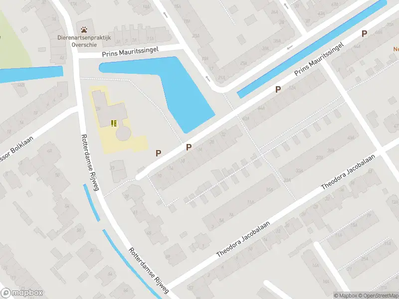 Ambulance met grote spoed naar de Prins Mauritssingel in Rotterdam