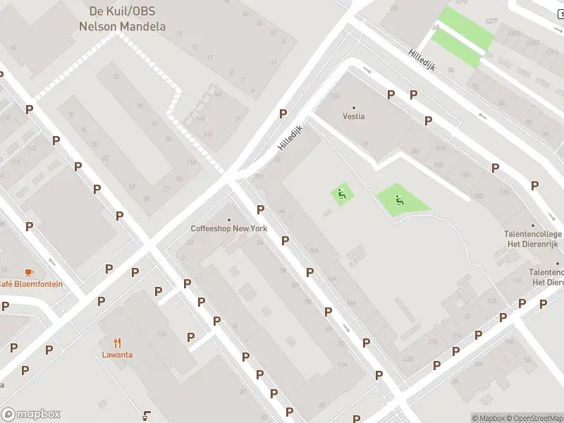 Ambulance met grote spoed naar de De la Reystraat in Rotterdam