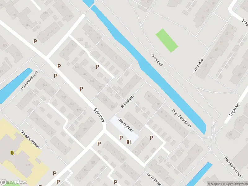 Ambulance met grote spoed naar de Ribeslaan in Nootdorp