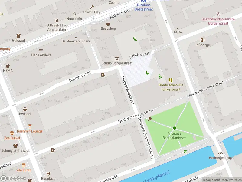 Ambulance met gepaste spoed naar de Hildebrandstraat in Amsterdam