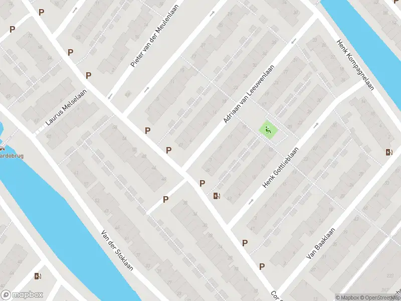 Brandweer met gepaste spoed naar de Adriaan van Leeuwenlaan in 's-Gravenhage vanwege afhijsen patient