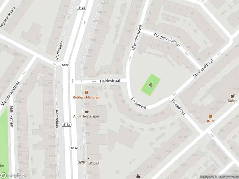 Ambulance met grote spoed naar de Ericaplein in Rotterdam