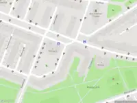 Ambulance met grote spoed naar de Katendrechtsehof in Rotterdam