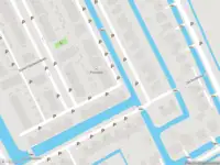 Ambulance met gepaste spoed naar de Adriaan Anthoniszstraat in Zwaag