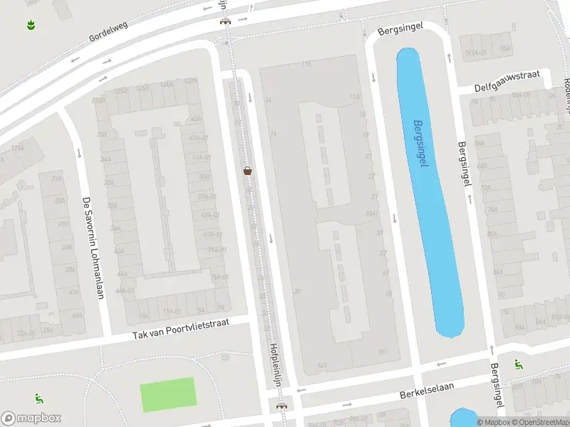 Ambulance met grote spoed naar de Voorburgstraat in Rotterdam