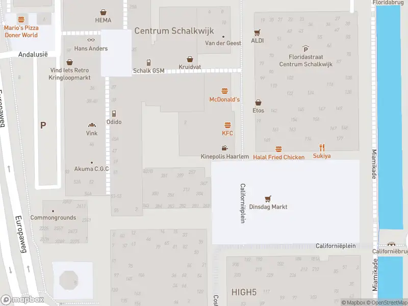 Ambulance met gepaste spoed naar de Californiëplein in Haarlem