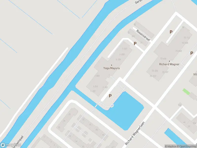 Ambulance met grote spoed naar de Rossinidreef in Voorschoten