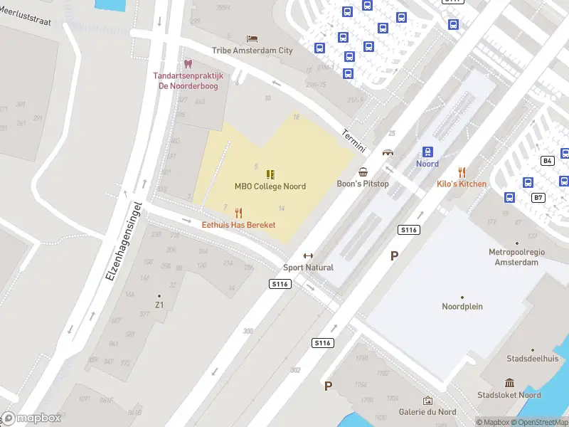 Ambulance met gepaste spoed naar de Gare du Nord in Amsterdam