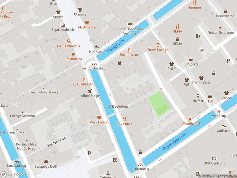 Ambulance met gepaste spoed naar de Congregatiehof in Delft