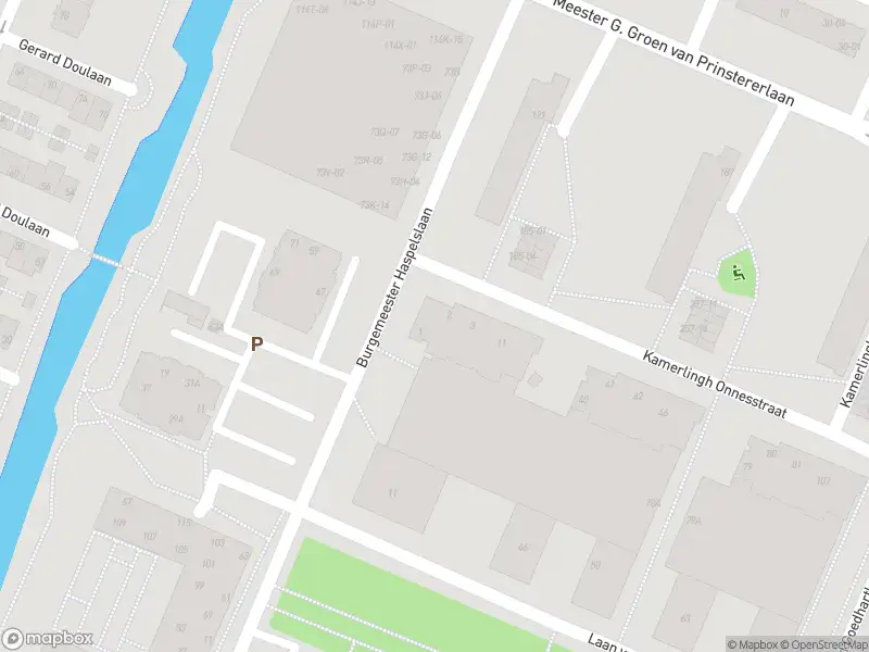 Ambulance met grote spoed naar de Kamerlingh Onnesstraat in Amstelveen