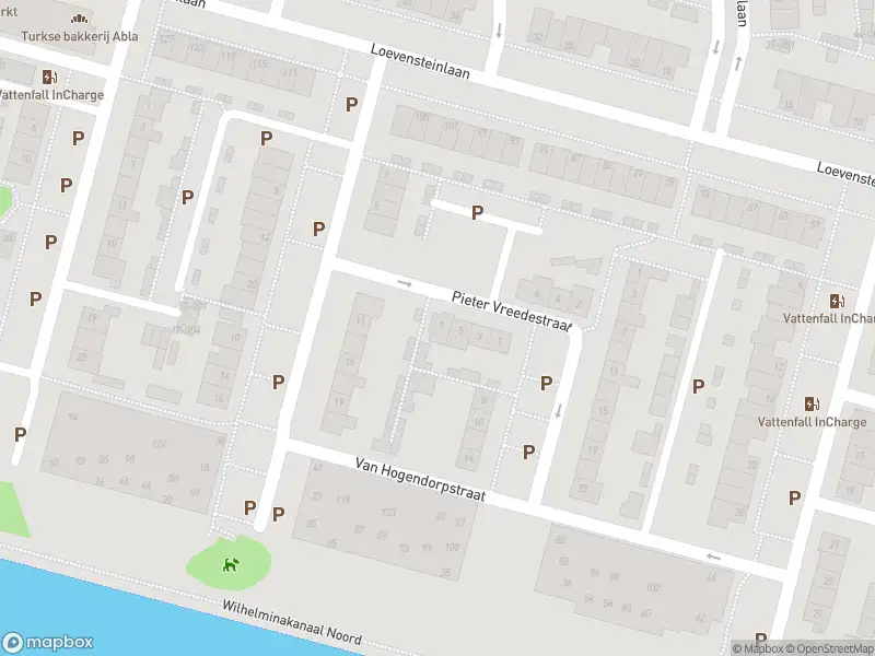 Brandweer met gepaste spoed naar de Pieter Vreedestraat in Oosterhout vanwege een liftopsluiting