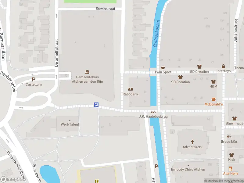 Ambulance met gepaste spoed naar de Stadhuisplein in Alphen aan den Rijn