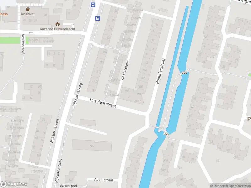 Ambulance met grote spoed naar de De Hazelaar in Duivendrecht