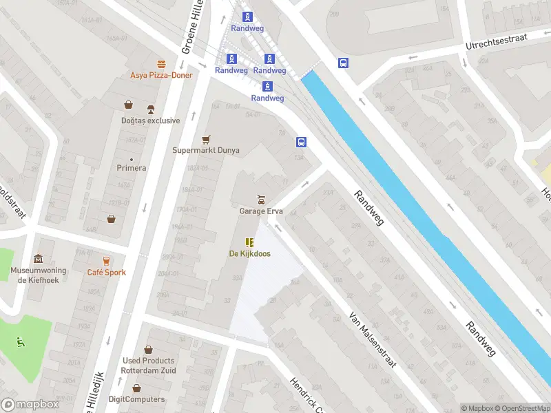 Ambulance met gepaste spoed naar de Walravenstraat in Rotterdam