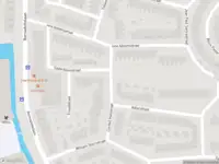 Ambulance met grote spoed naar de Cordell Hullstraat in Haarlem