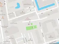 Ambulance met grote spoed naar de Apolloweg in Delft