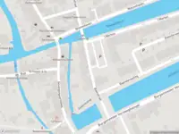 Ambulance met grote spoed naar de Baanstraat in Edam