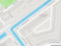 Ambulance met gepaste spoed naar de Charley Tooropsingel in Rotterdam