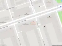 Ambulance met grote spoed naar de Pieter Calandlaan in Amsterdam