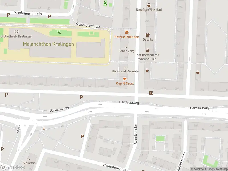 Ambulance met grote spoed naar de Gerdesiaweg in Rotterdam