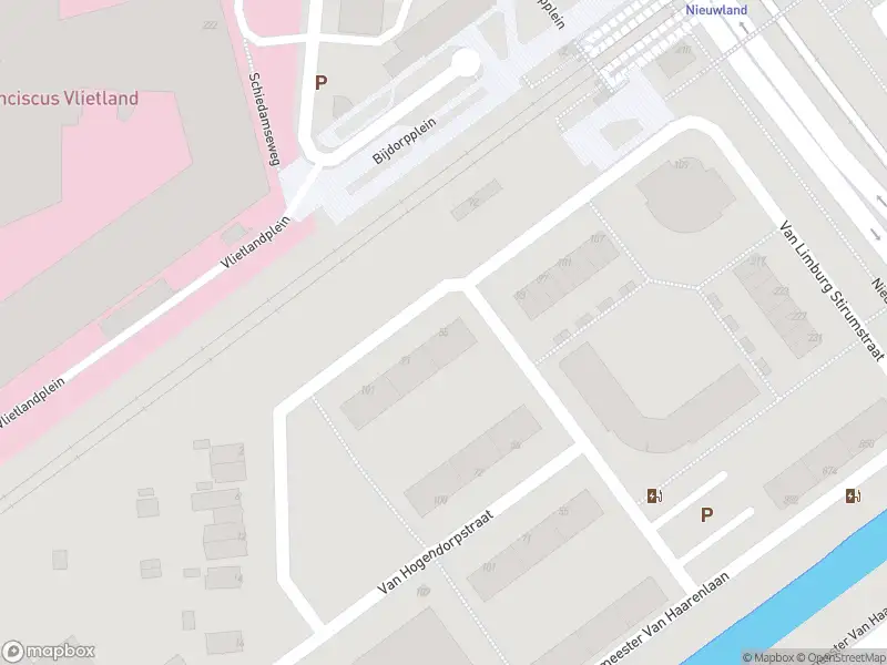 Ambulance met gepaste spoed naar de Van der Duyn van Maasdamstraat in Schiedam