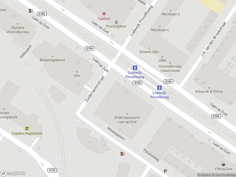 Ambulance met gepaste spoed naar de Laan op Zuid in Rotterdam