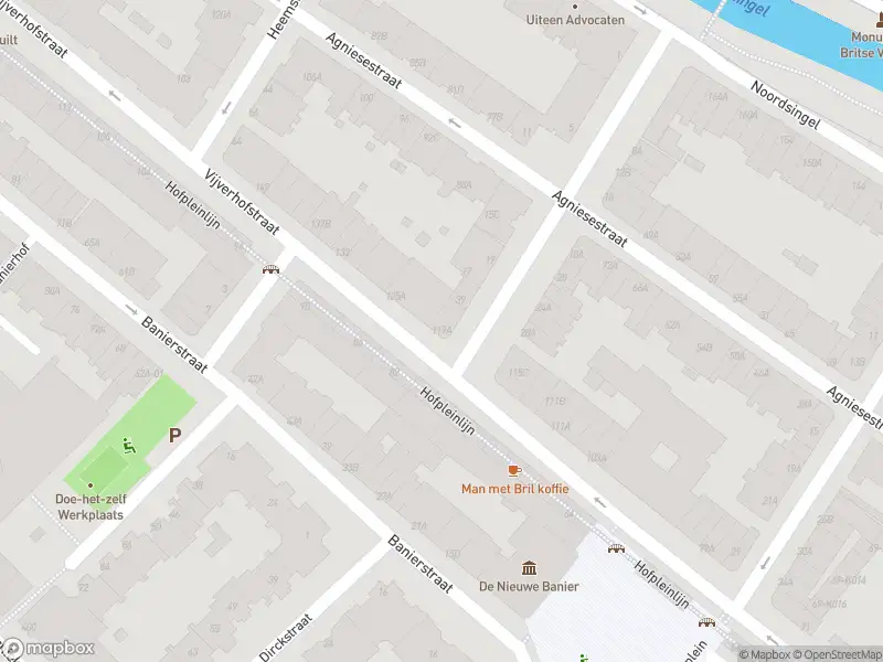 Ambulance met grote spoed naar de Vijverhofstraat in Rotterdam