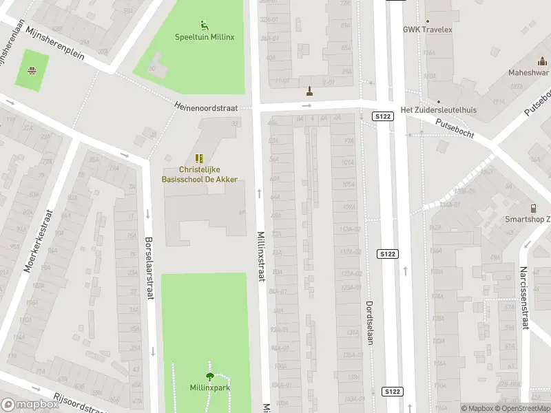 Ambulance met grote spoed naar de Millinxstraat in Rotterdam