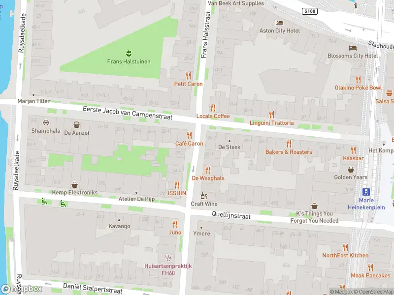 Ambulance met grote spoed naar de Eerste Jacob van Campenstraat in Amsterdam