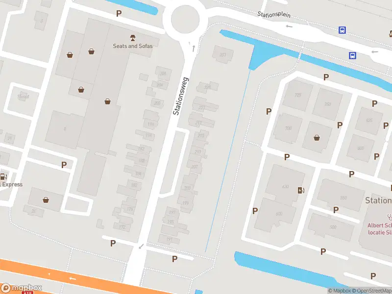 Ambulance met grote spoed naar de Stationsweg in Sliedrecht