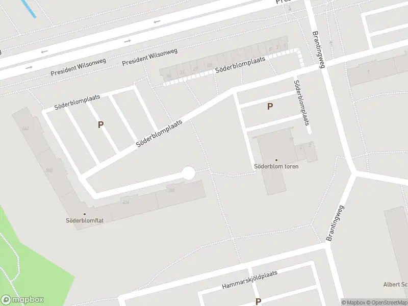 Ambulance met grote spoed naar de Söderblomplaats in Rotterdam