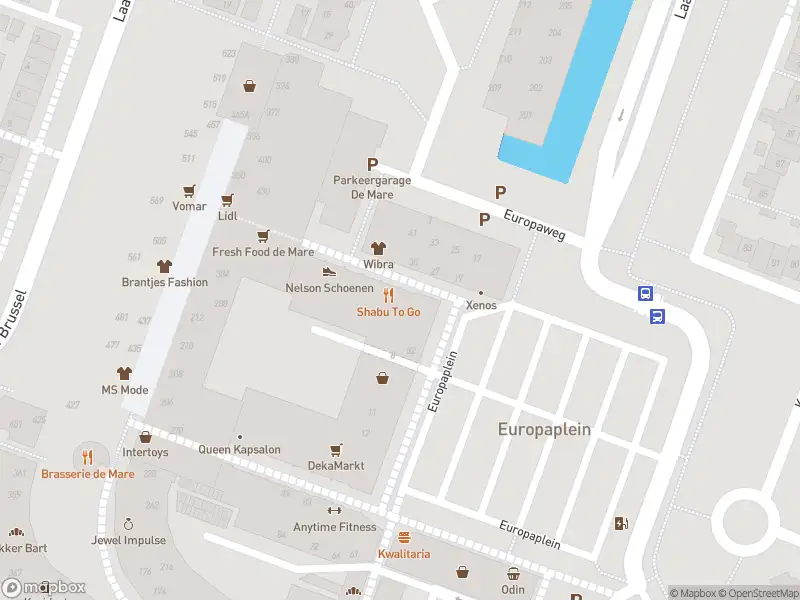 Ambulance met grote spoed naar de Europaplein in Alkmaar