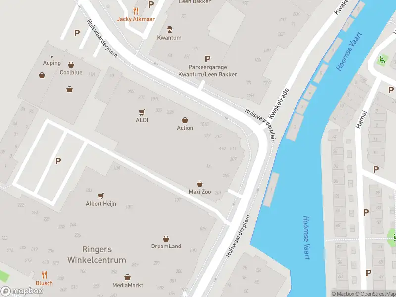 Ambulance met gepaste spoed naar de Oosterweezenstraat in Alkmaar