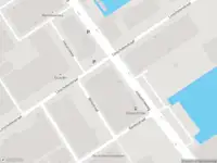 Ambulance met gepaste spoed naar de Industrieweg in Rotterdam