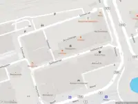 Ambulance met grote spoed naar de Delftsestraat in Rotterdam