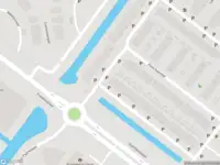 Ambulance met grote spoed naar de Drontermeer in Zoetermeer