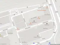 Ambulance met grote spoed naar de Delftsehof in Rotterdam