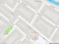 Ambulance met grote spoed naar de Vijverhofstraat in Rotterdam