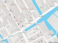 Ambulance met gepaste spoed naar de Van Cleeffkade in Aalsmeer