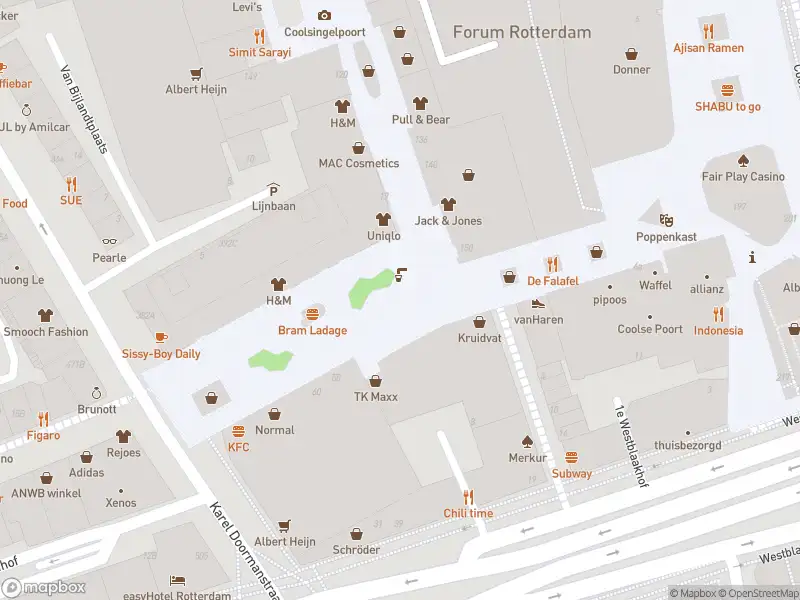 Ambulance met grote spoed naar de Binnenwegplein in Rotterdam