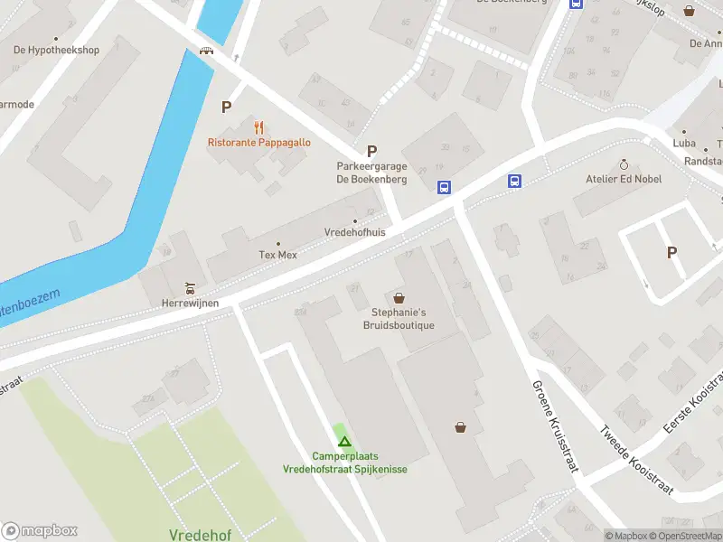 Ambulance met gepaste spoed naar de Vredehofstraat in Spijkenisse