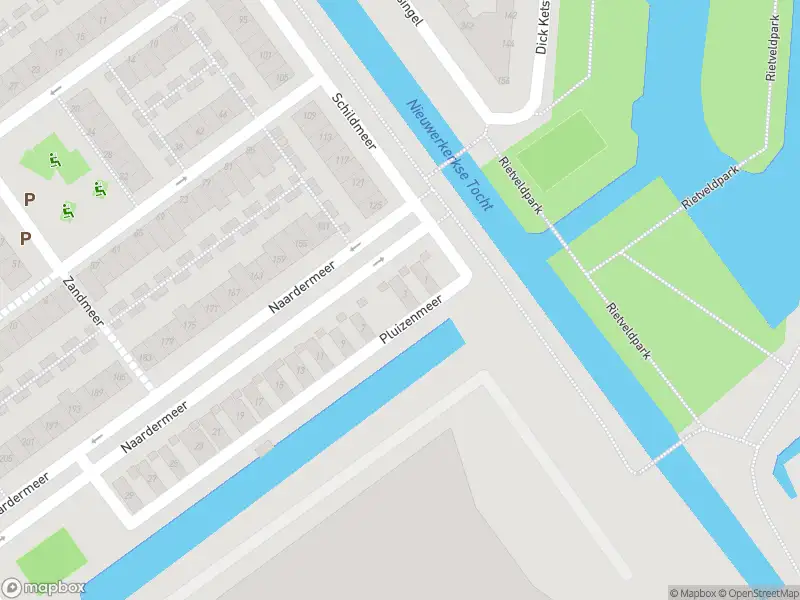 Ambulance met grote spoed naar de Alkmaardermeer in Rotterdam