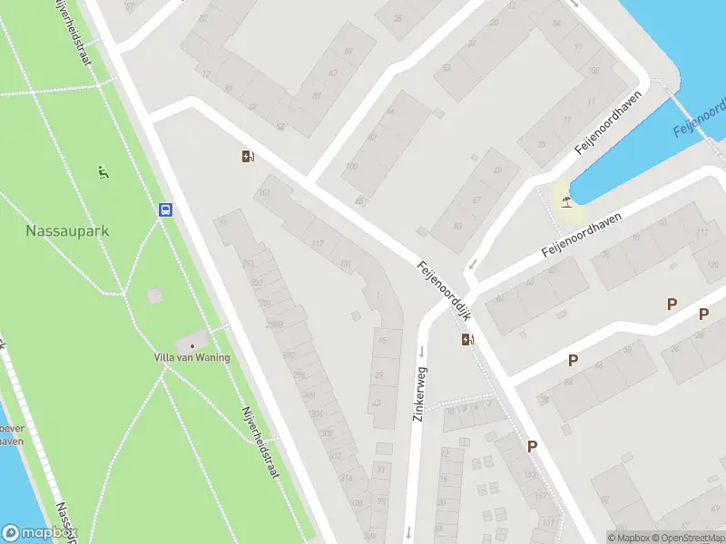 Ambulance met grote spoed naar de Feijenoorddijk in Rotterdam